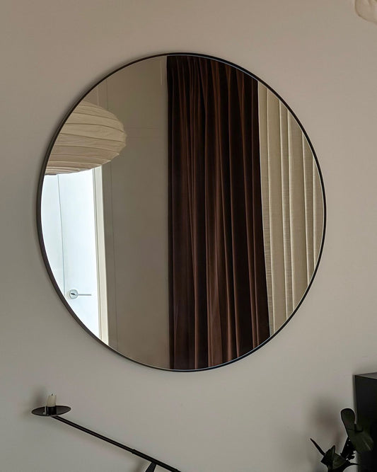 Modern Round Wall Mirror – Minimalist Elegance for Every Space ( Dimensions 2.5ft x 2.5ft )